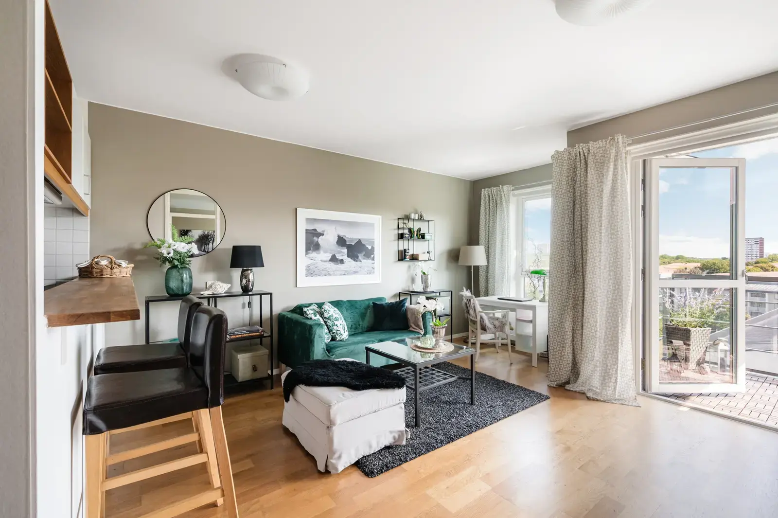 Apartment, Gulddragargränd 50. Photo 1 of 20