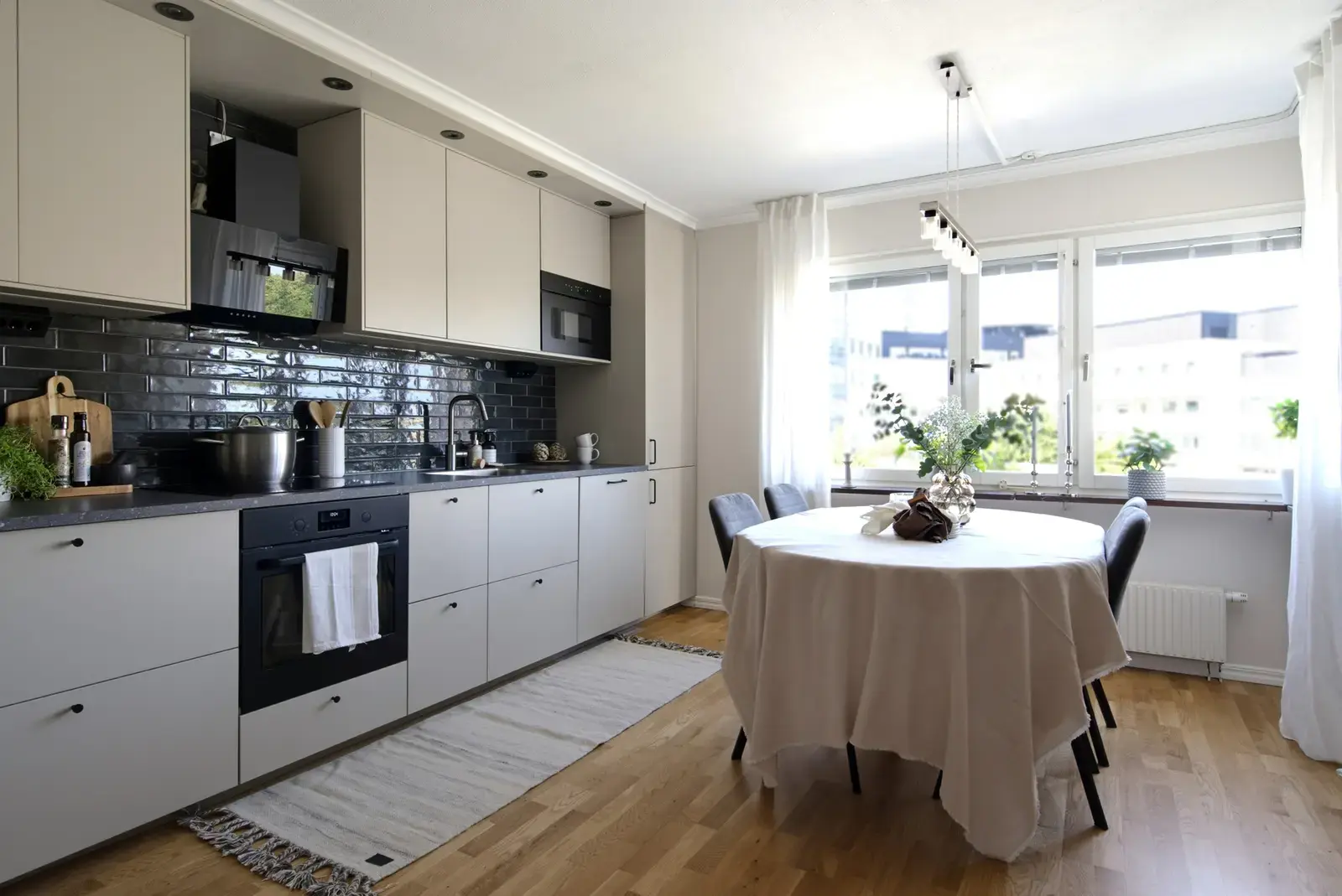 Apartment, Svartbäcksgatan 43F. Photo 1 of 20