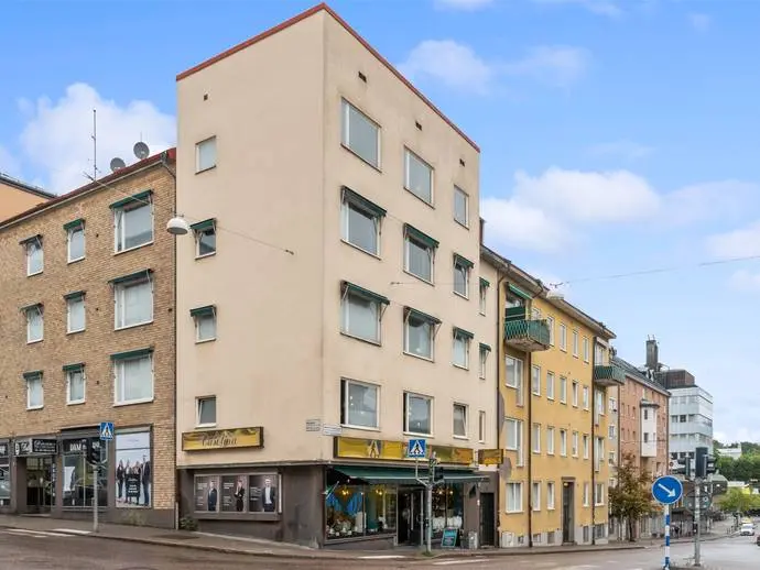 Bild 1 av 19 på Nedre Torekällgatan 10