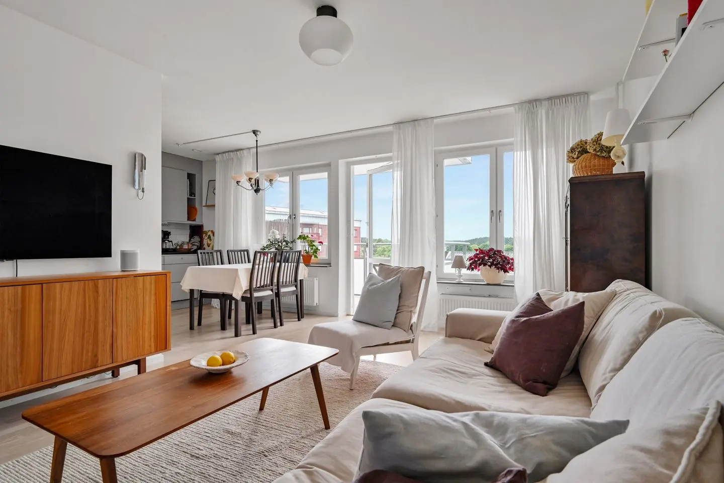 Apartment, Tegelvägen 1D, Upplands Väsby. Photo 1 of 35