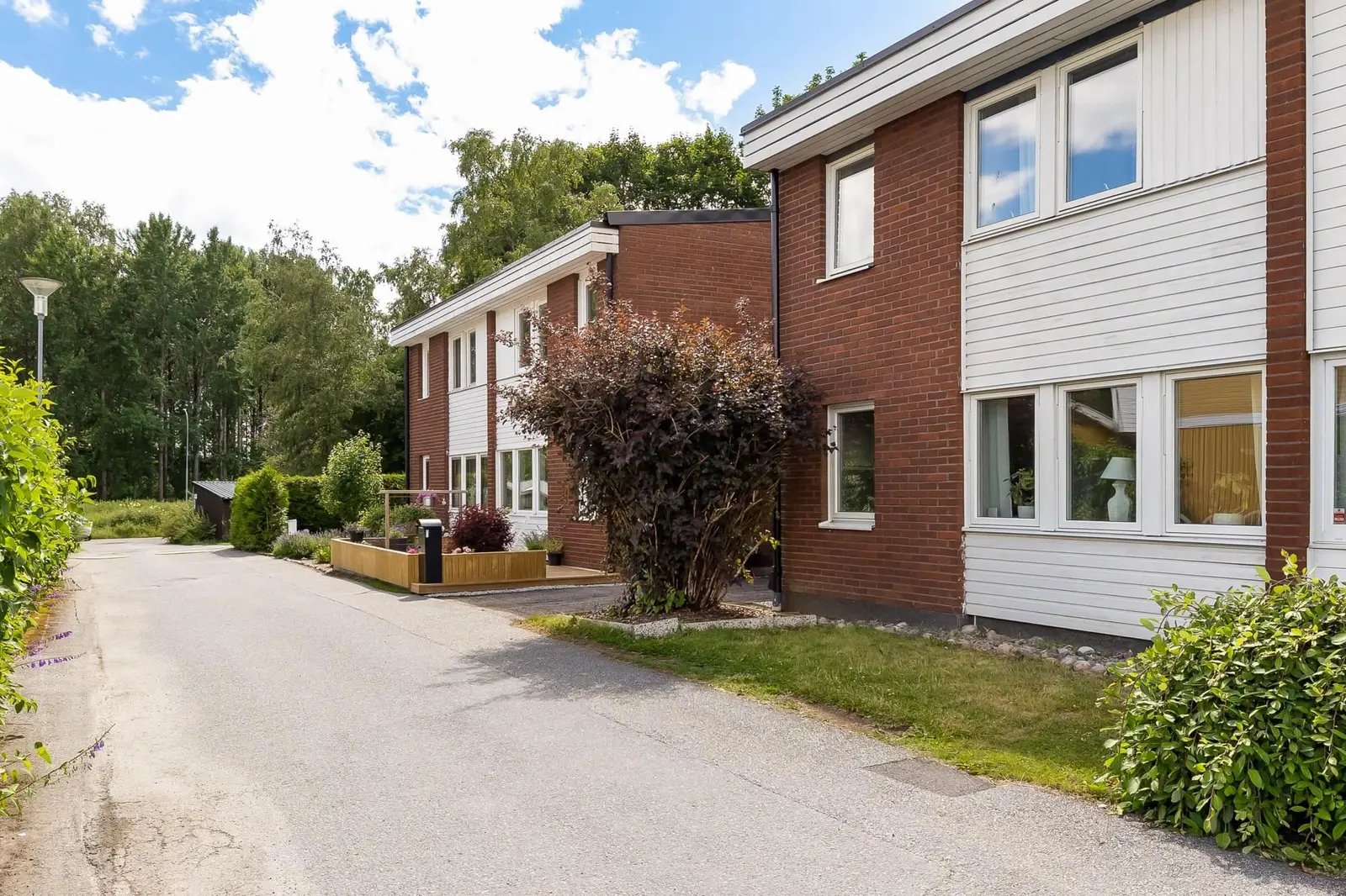 Semi-detached/terraced, Erikshultsvägen 17, Adolfsberg, Örebro. Photo 1 of 13