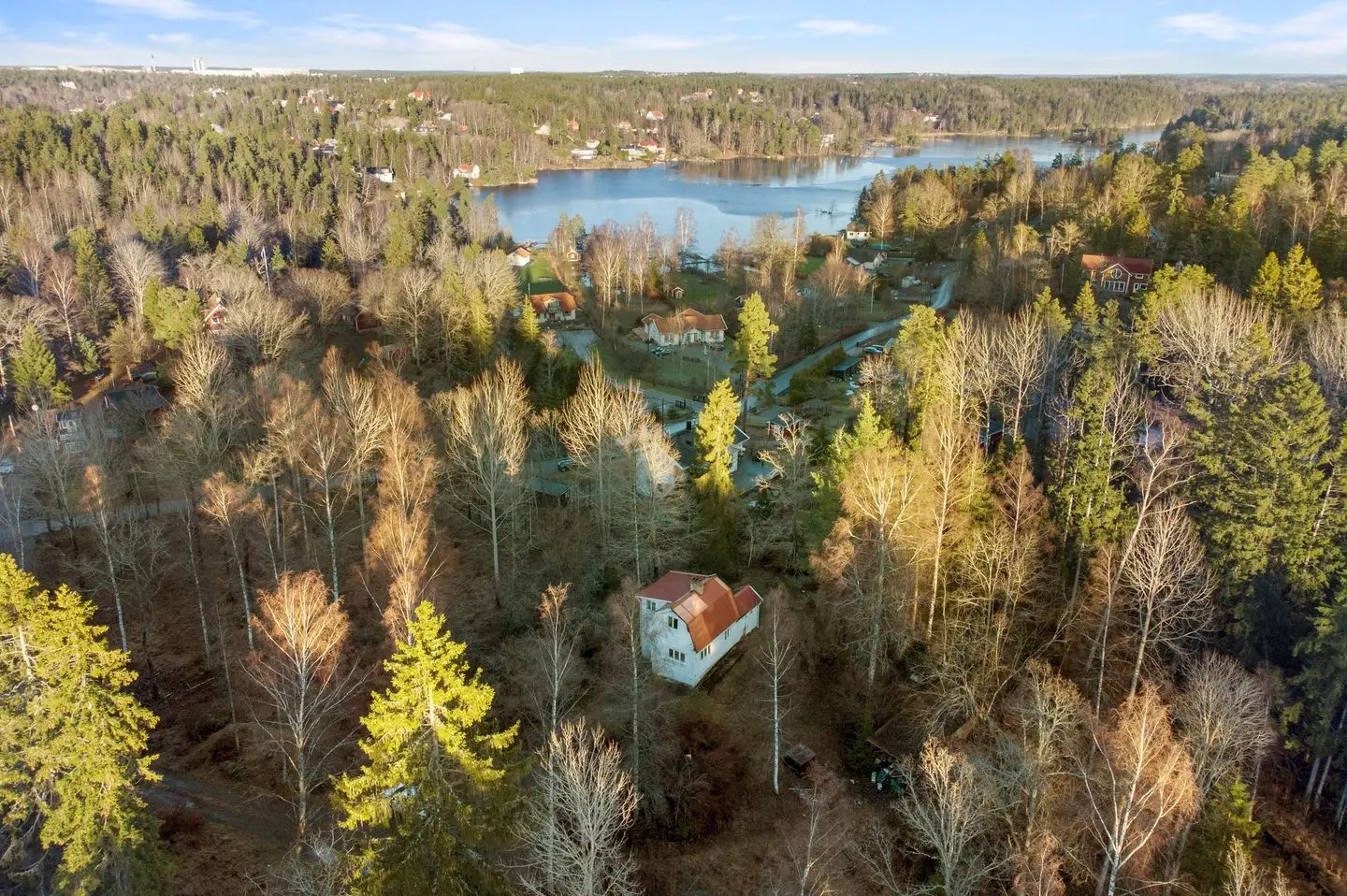 Bild 1 av 15 på Tutviksvägen 42