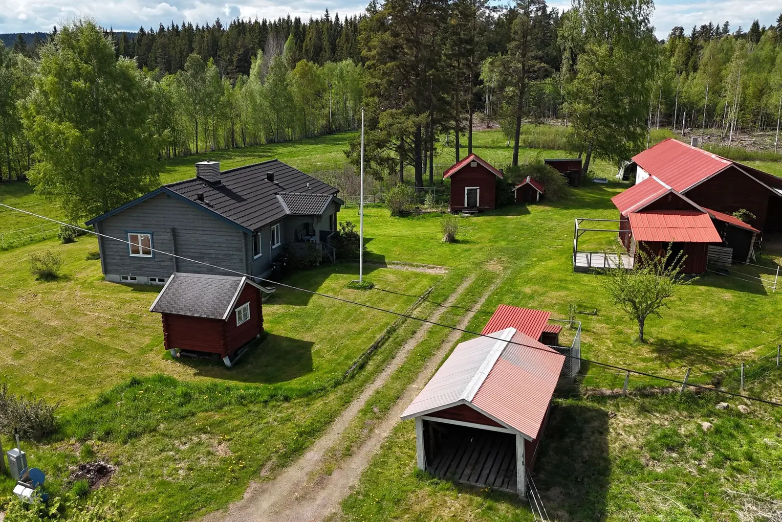 Villa, Skräddarbackens Byväg 30, Borlänge. Bild 1 av 16