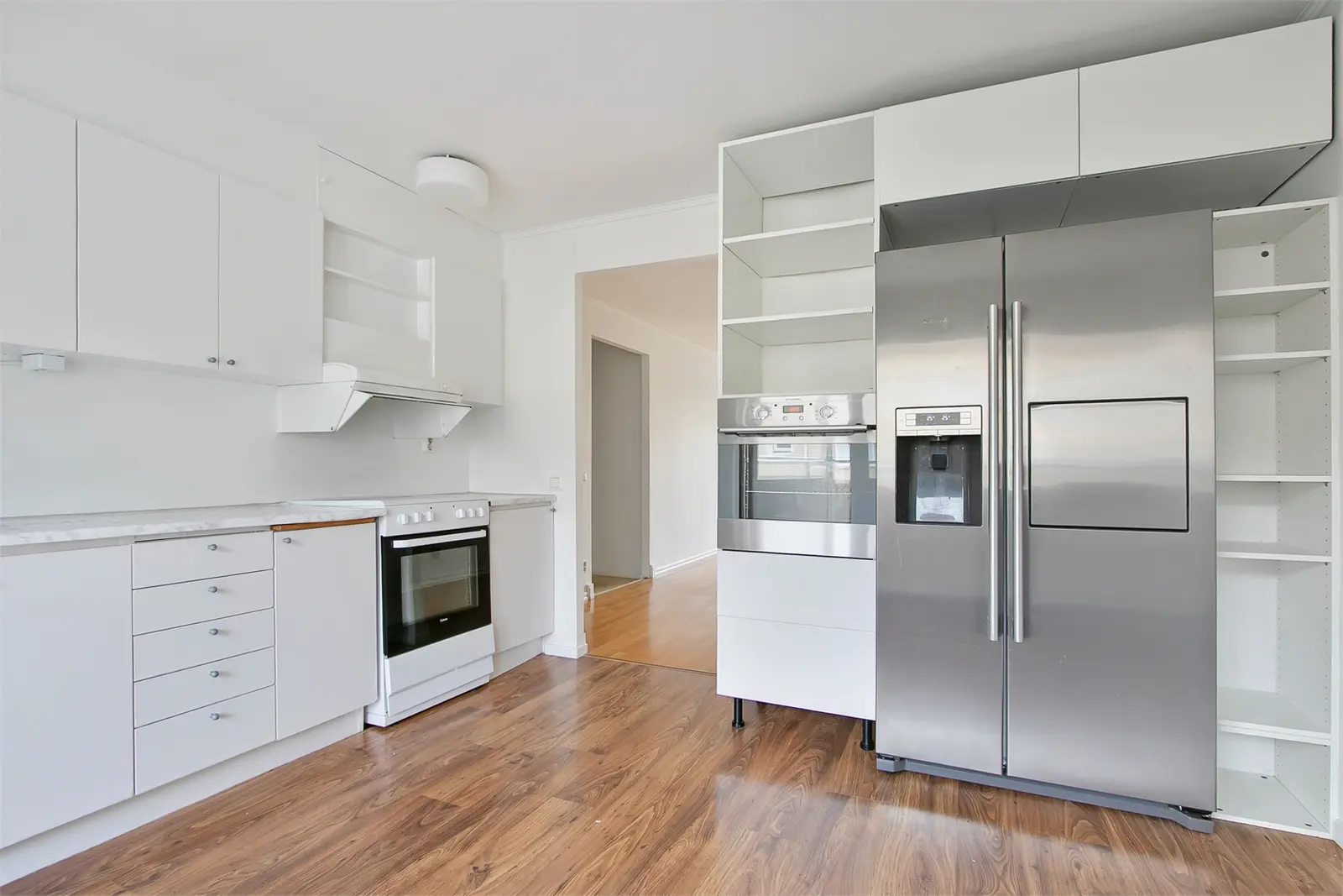 Lägenhet, Tre Källors väg 9. Bild 1 av 24