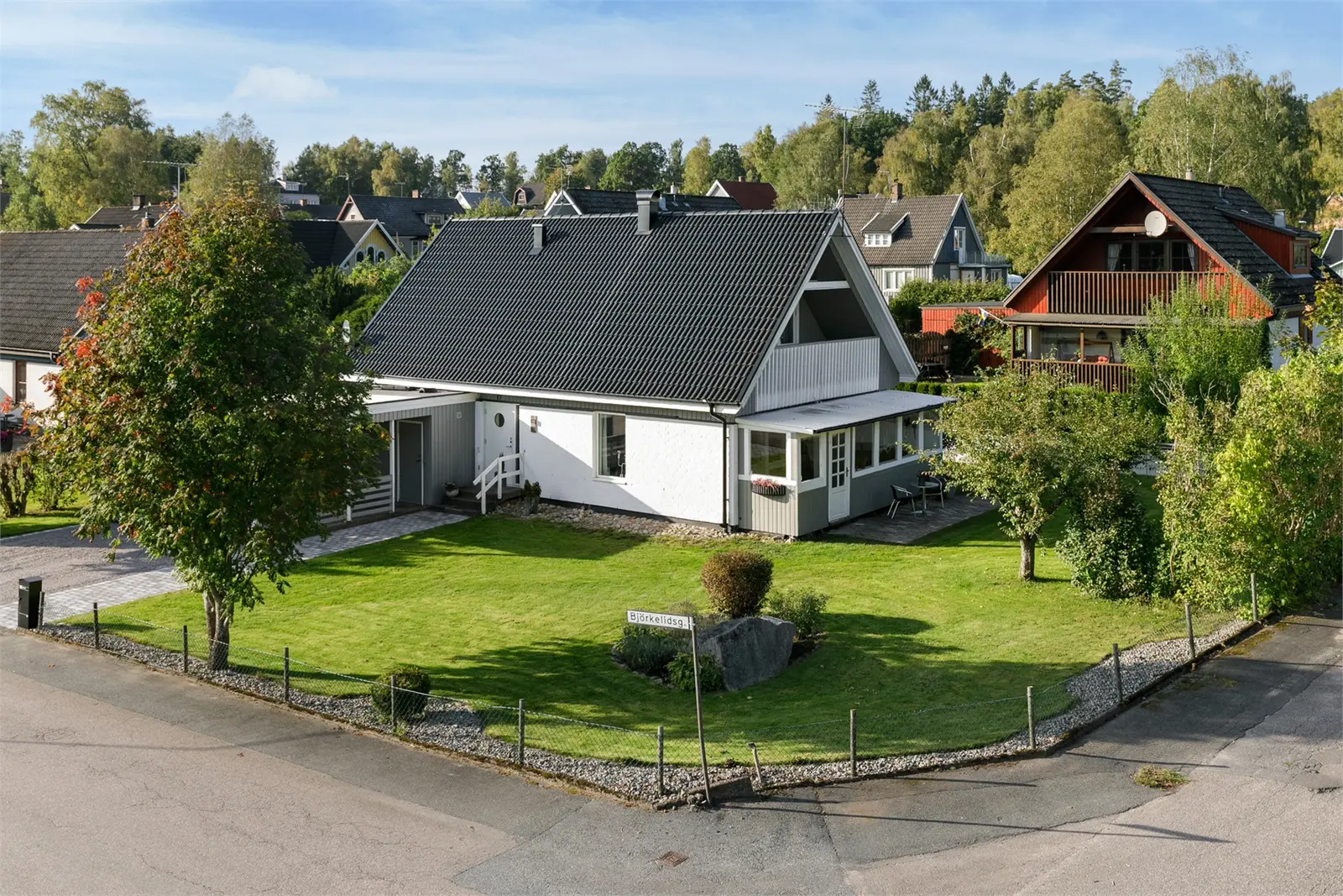 Image 1 of 40 of Björkelidsgatan 12A