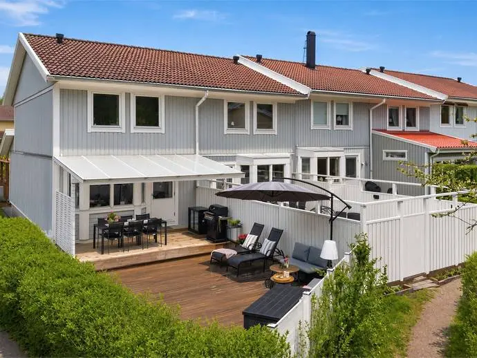 Bild 1 av 20 på Maria Höglunds väg 73