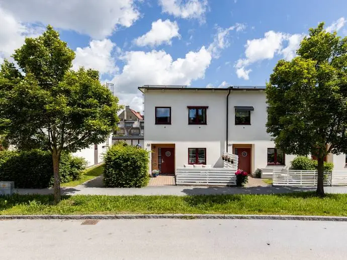 Par-/radhus, Hindergårdsgatan 14I. Bild 1 av 20