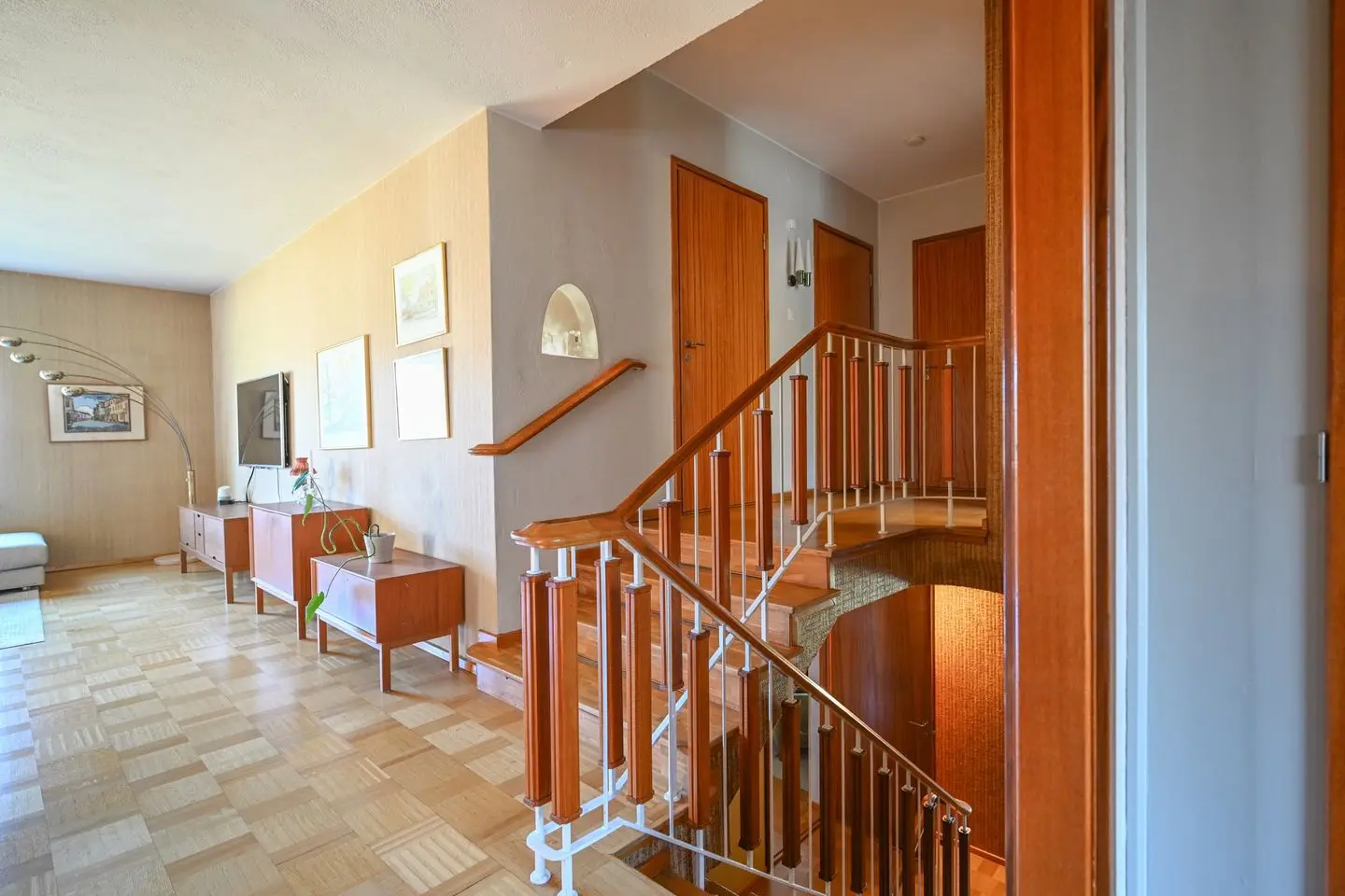 Villa, Linneavägen 6, Nybro. Bild 1 av 33