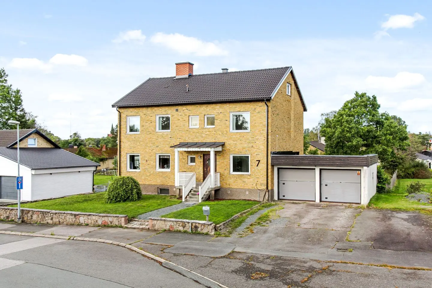 Bild 1 av 30 på Erkabovägen 7
