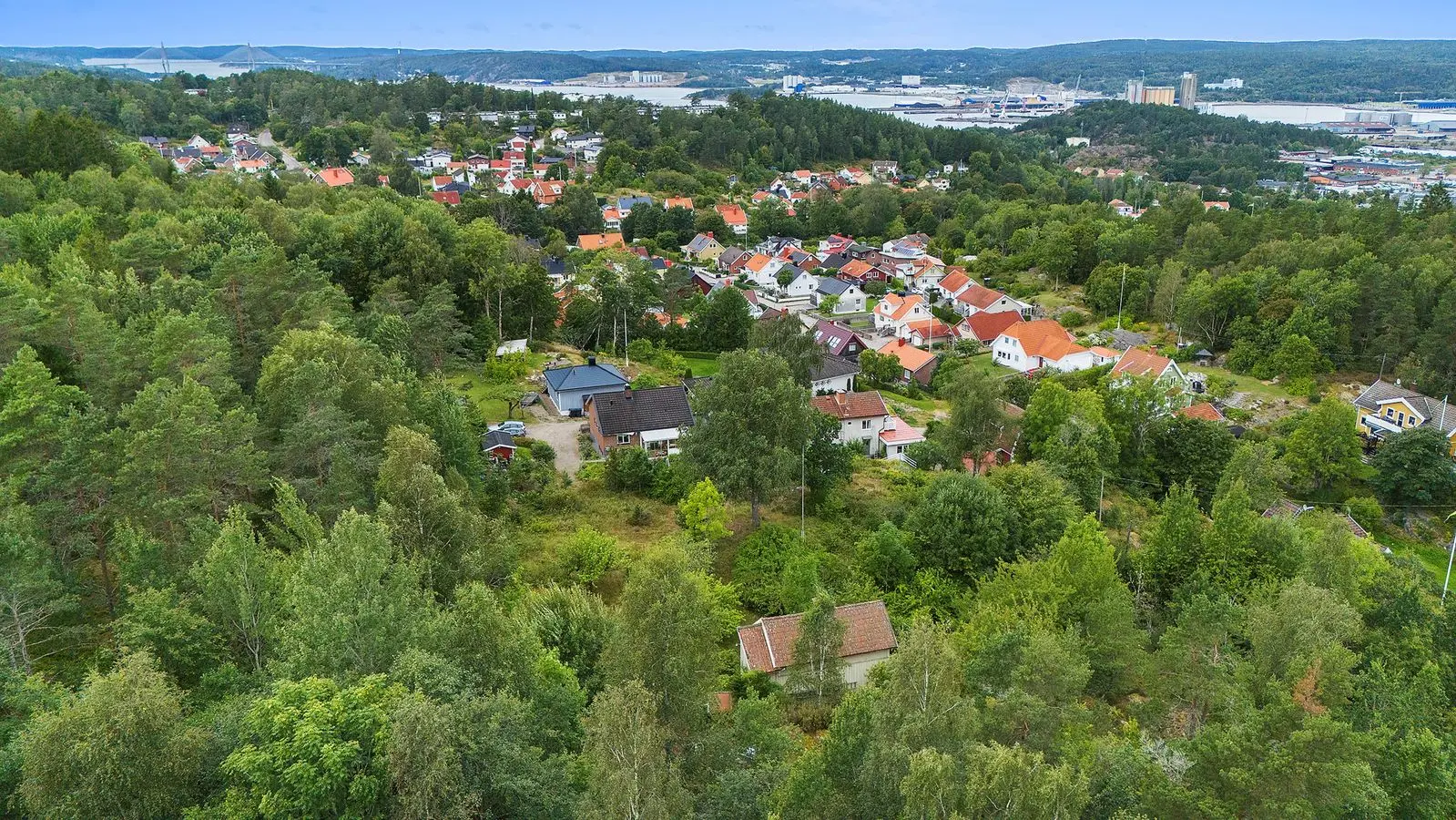 Villa, Lindåsvägen 28A, Uddevalla. Bild 1 av 14