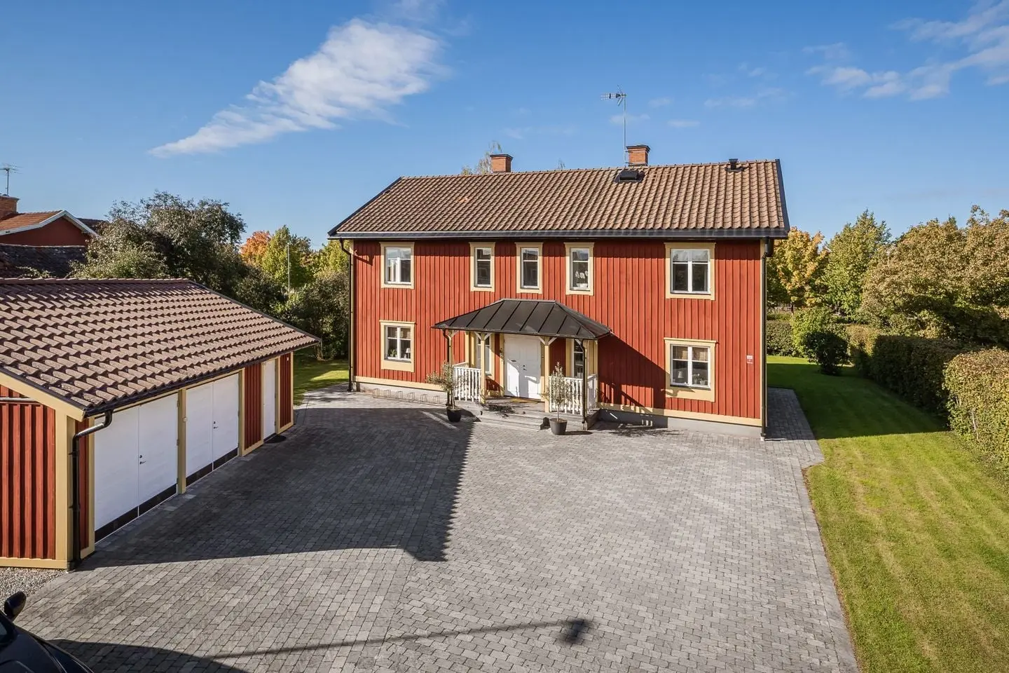 Villa, Södra Esplanaden 13, Sala. Bild 1 av 40