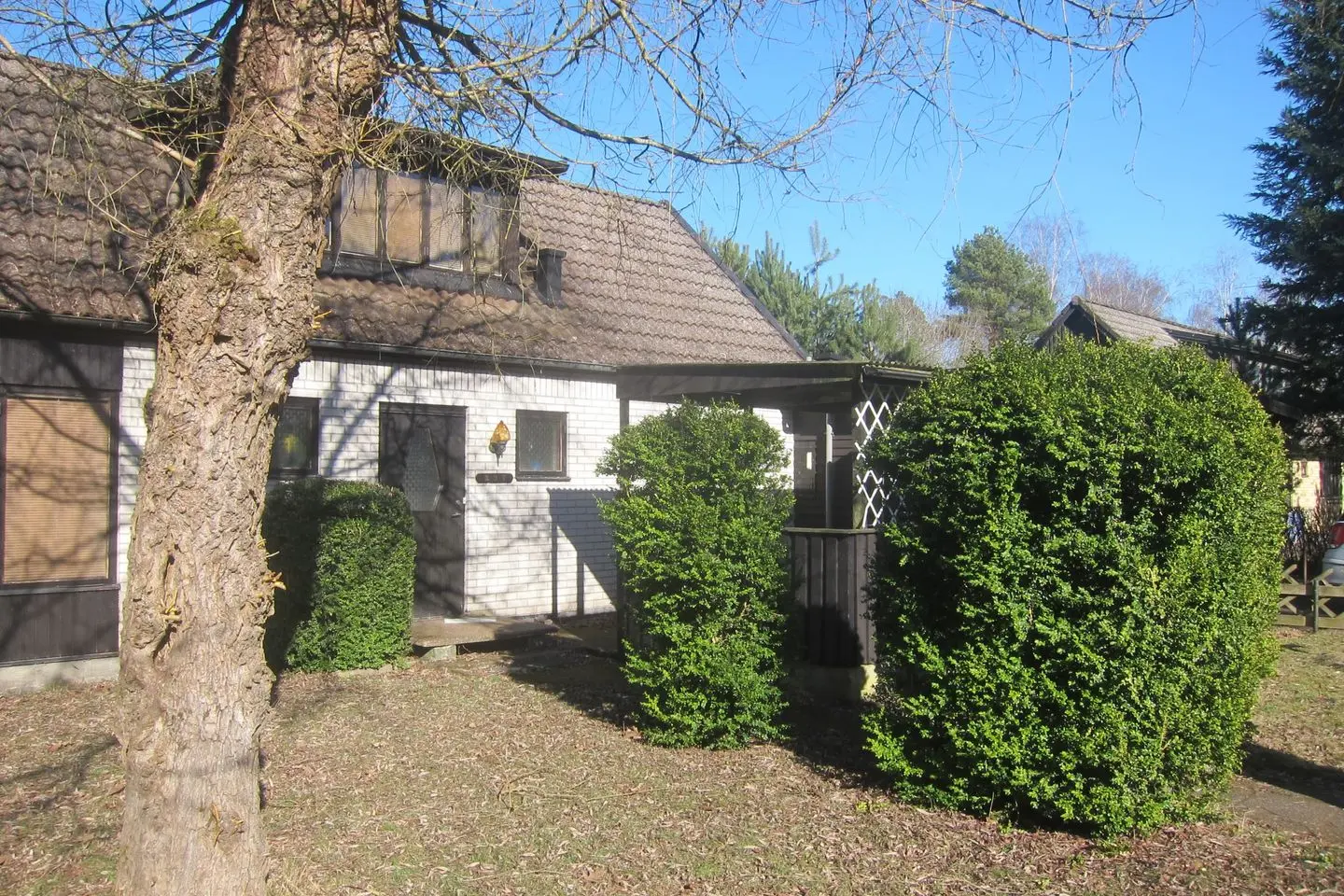 Villa, Östra Granvägen 237, Sjöbo. Bild 1 av 8