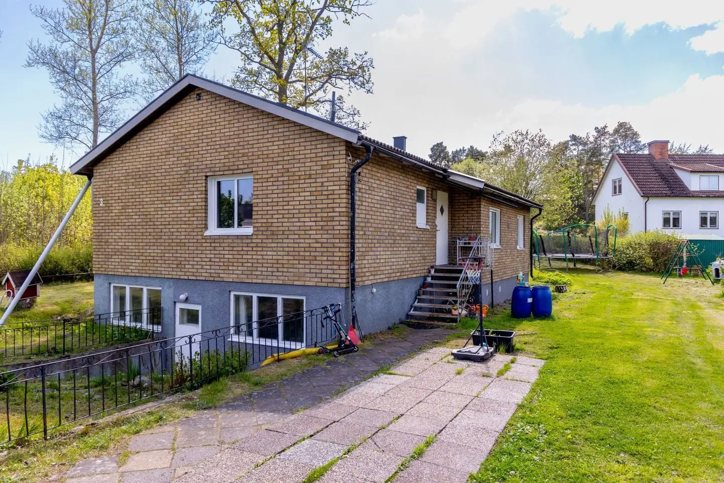 Bild 1 av 38 på Jungnergatan 3
