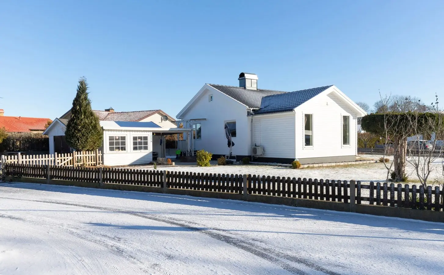 Villa, Brahegatan 1, Bromölla. Bild 1 av 32