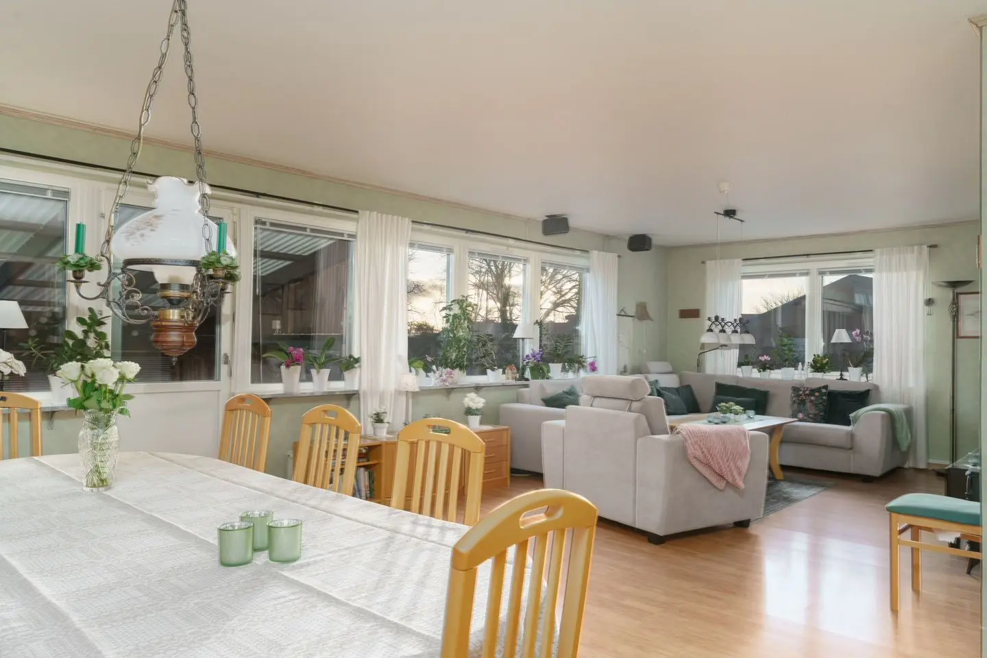 Villa, Lasarettsgatan 34A, Motala. Bild 1 av 39