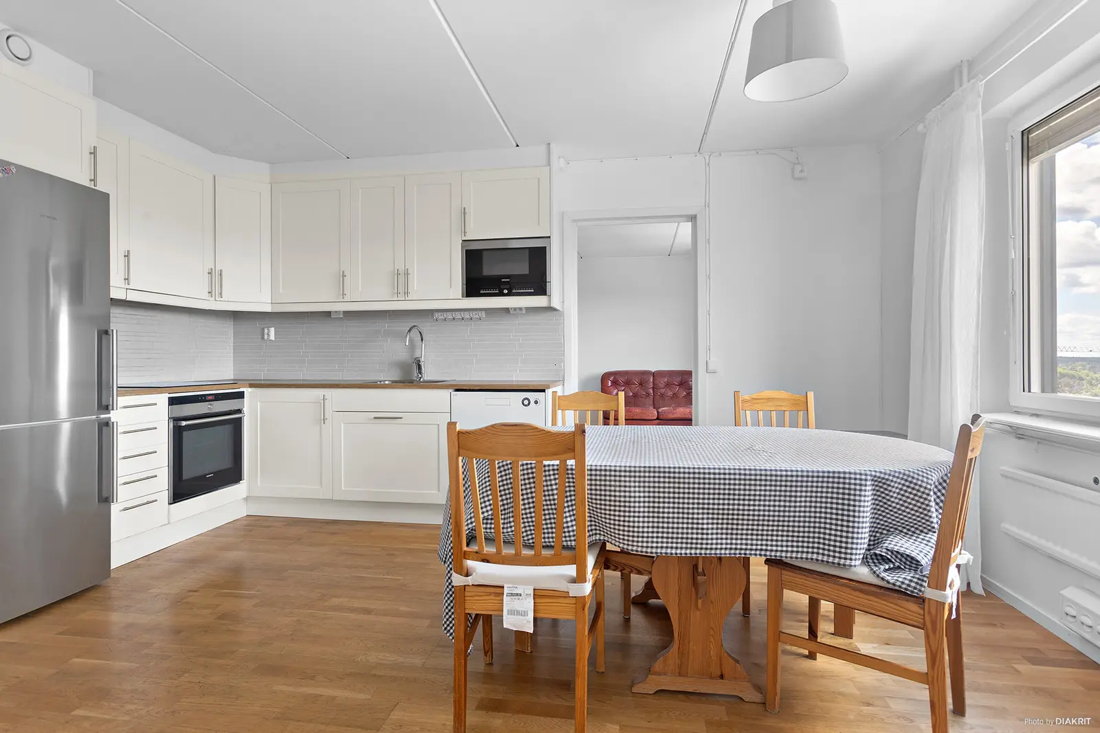Lägenhet, Åkerbyvägen 84, Stockholm. Bild 1 av 13