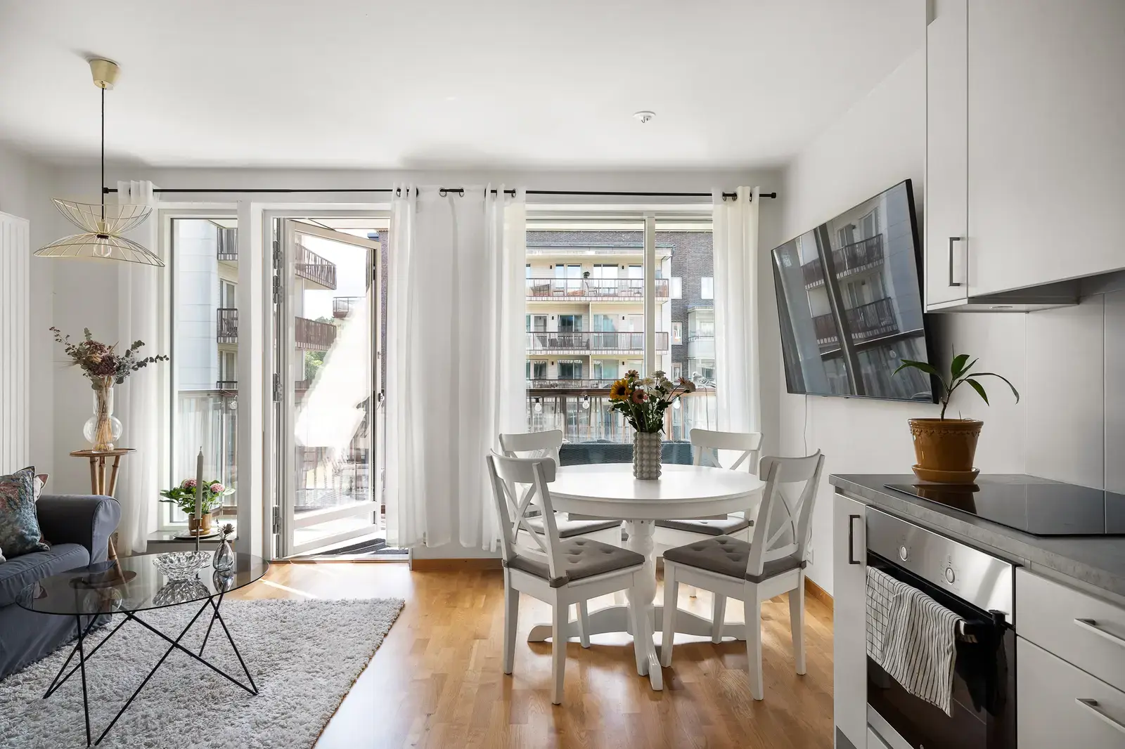 Apartment, Industrigatan 35. Photo 1 of 19