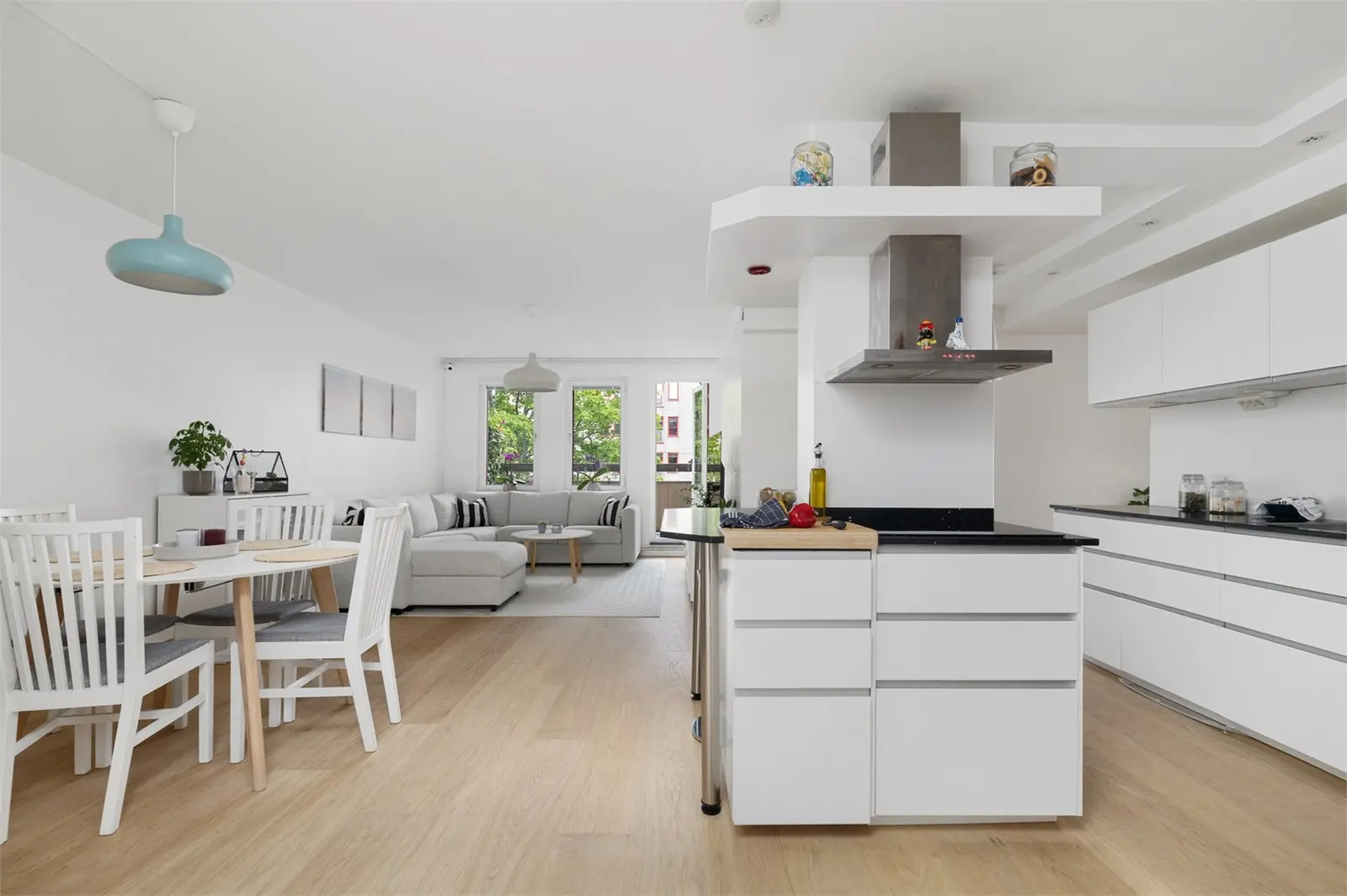 Lägenhet, Ornövägen 30. Bild 1 av 31