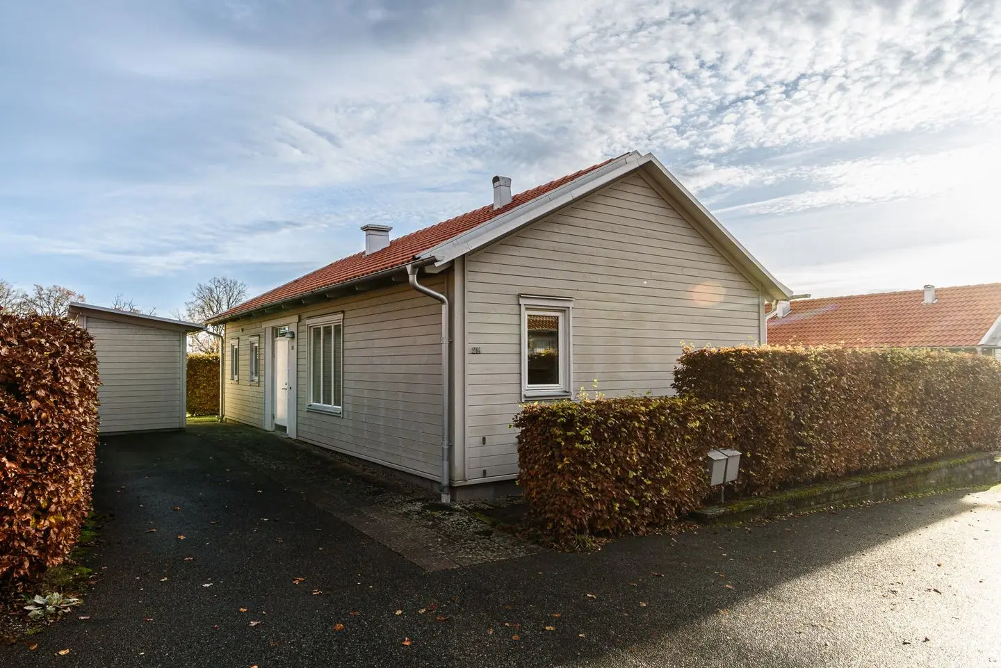 Bild 1 av 25 på Härlövsvägen 2K