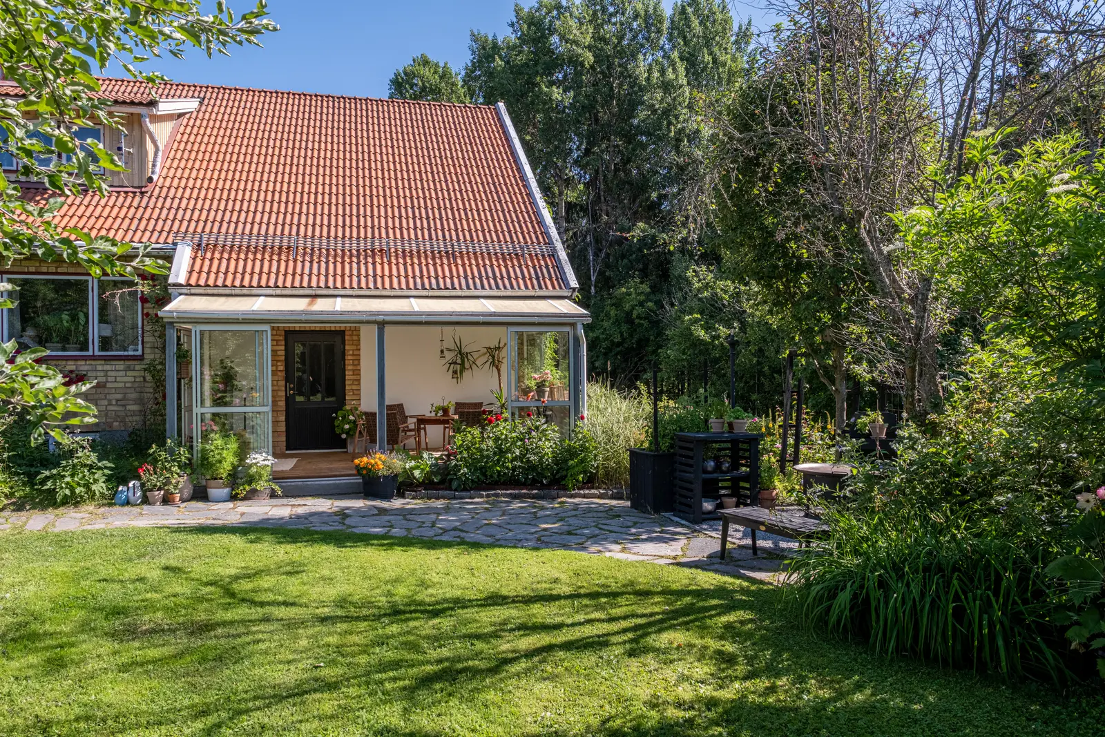 Villa, Movägen 2, LP: 2026-07-27
                        U: 2026-07-27
                        FP: 2026-07-27. Bild 1 av 6