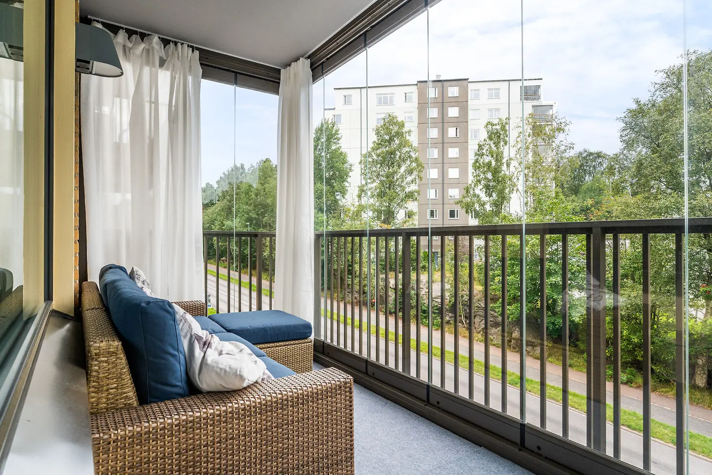 Apartment, Norra Fjädermolnsgatan 40. Photo 1 of 22
