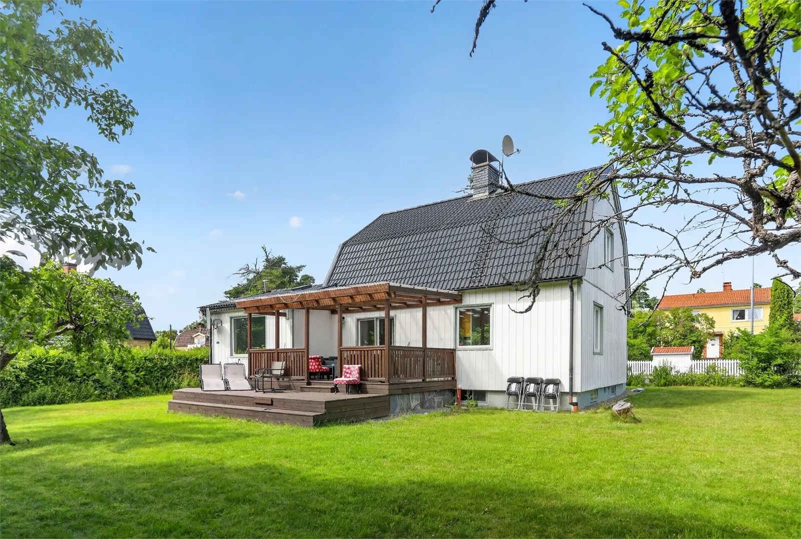 Bild 1 av 30 på Sagovägen 12