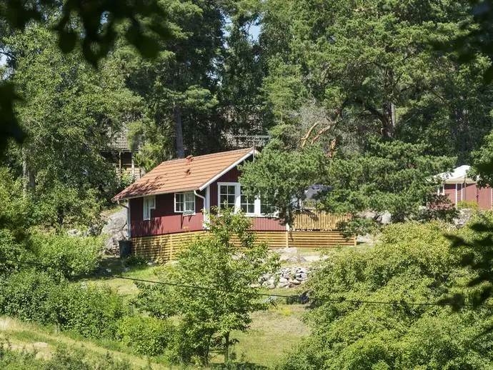 Image 1 of 20 of Ålö ängsväg 6