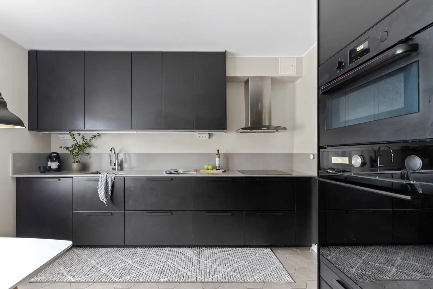 Apartment, Mjölnerbacken 65, Sundbyberg. Photo 1 of 8
