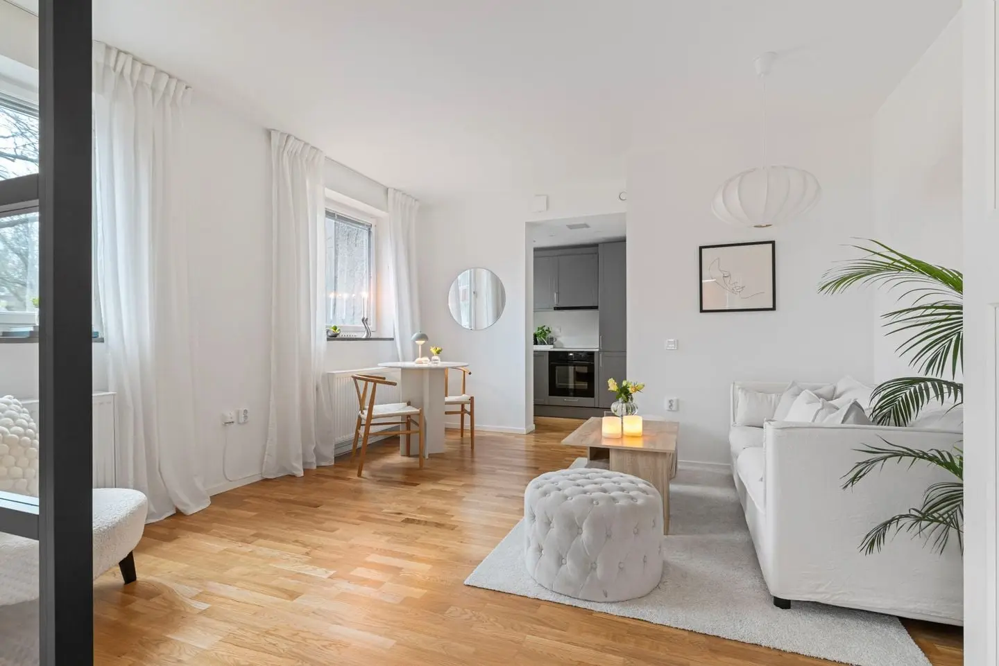 Apartment, Duvedsvägen 17, Stockholm. Photo 1 of 23