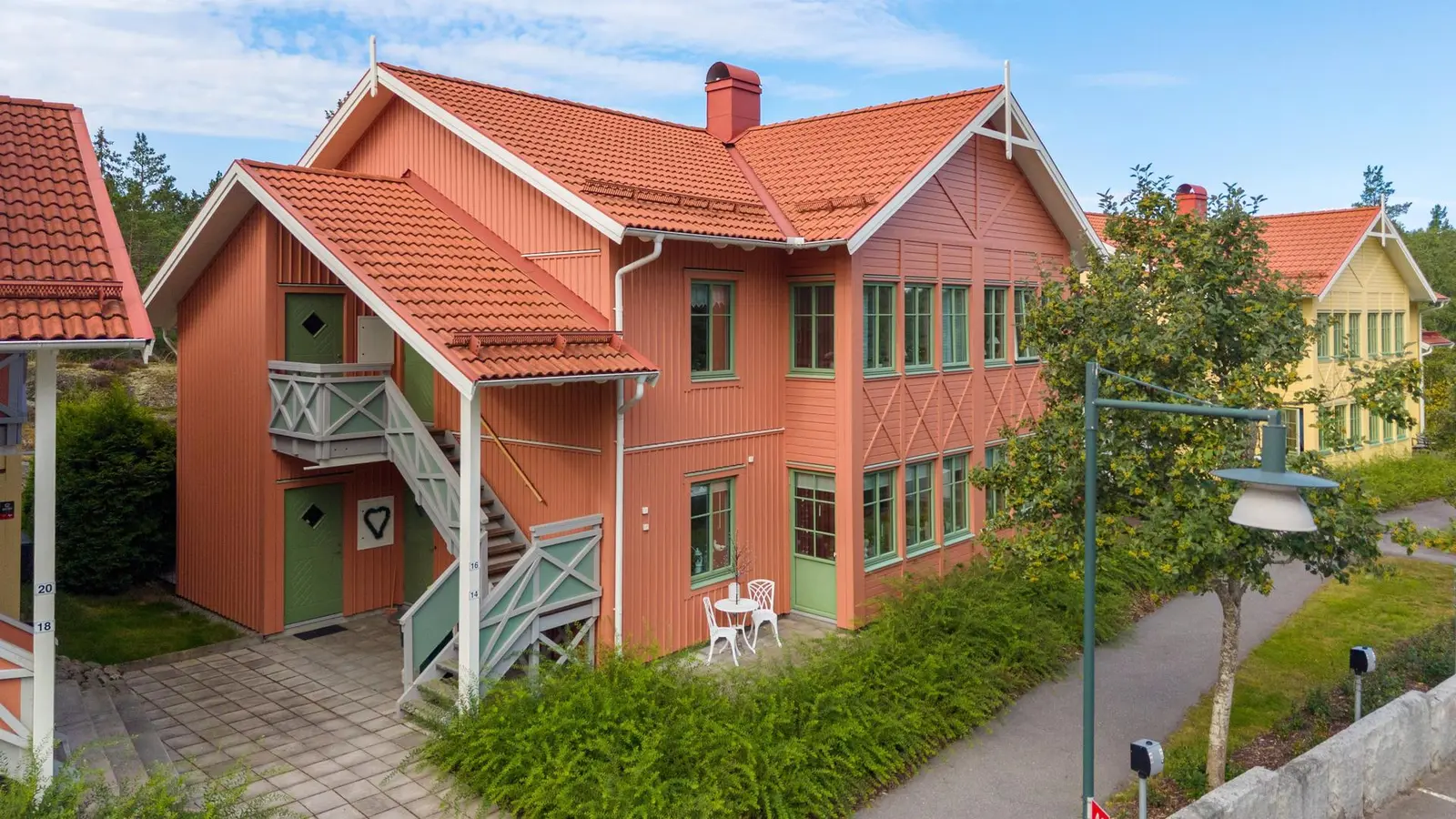 Image 1 of 29 of Skogsrovägen 16