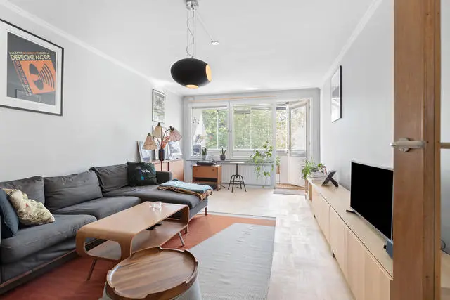 Bild 1 av 1 på Logdansvägen 46