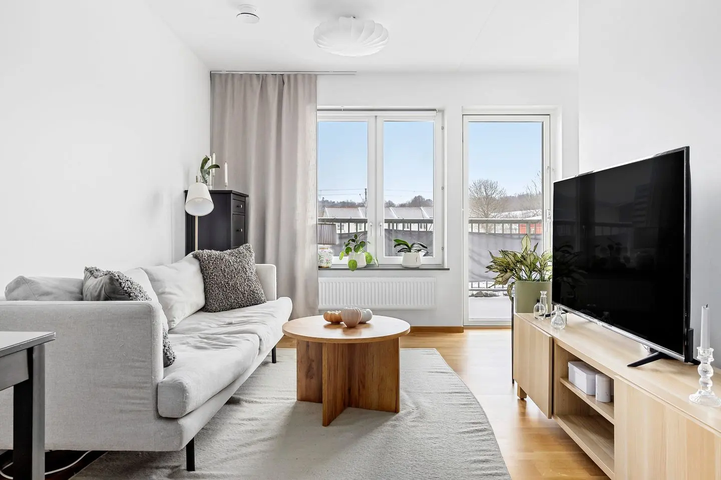 Lägenhet, Lilla Regementsvägen 7, Göteborg. Bild 1 av 23