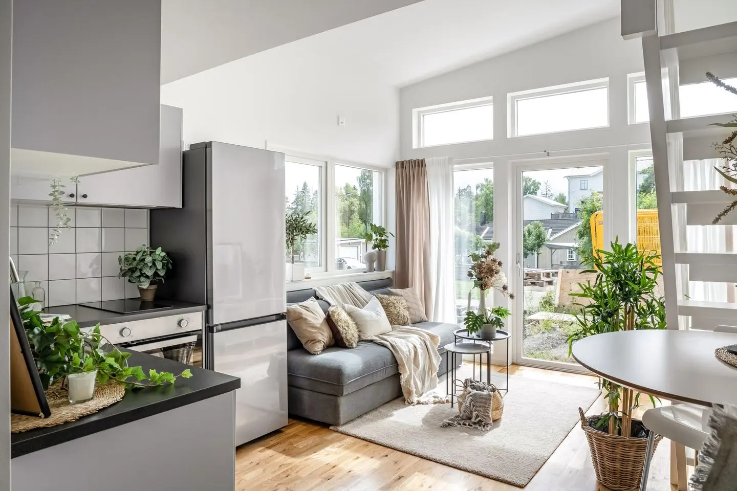 Lägenhet, Djupdalsvägen 6A, Huddinge. Bild 1 av 23