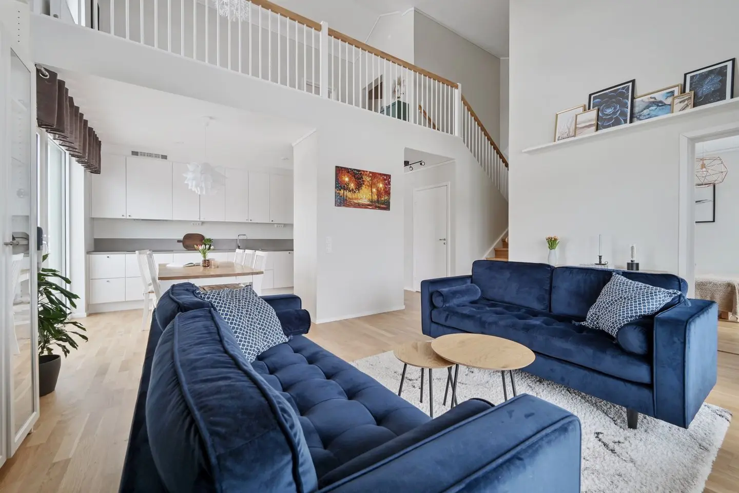 Lägenhet, Vällstavägen 27, Upplands Väsby. Bild 1 av 54