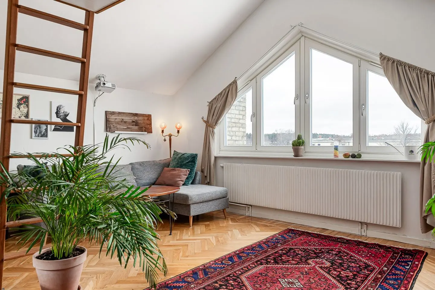 Bild 1 av 16 på Regeringsvägen 33