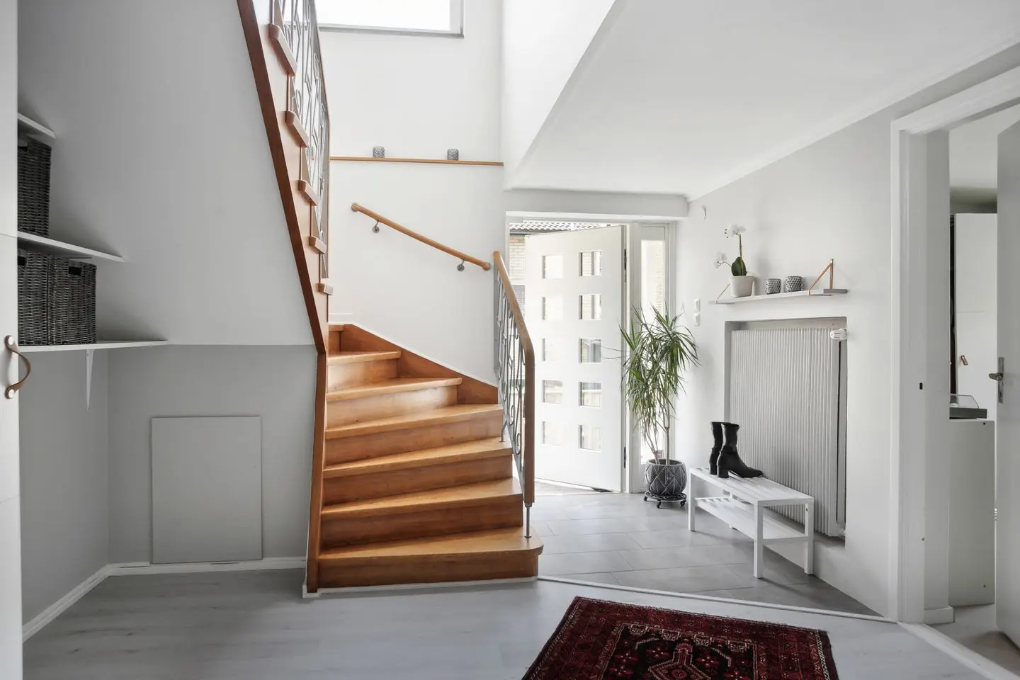 Villa, Junigatan 6, Göteborg. Bild 1 av 40