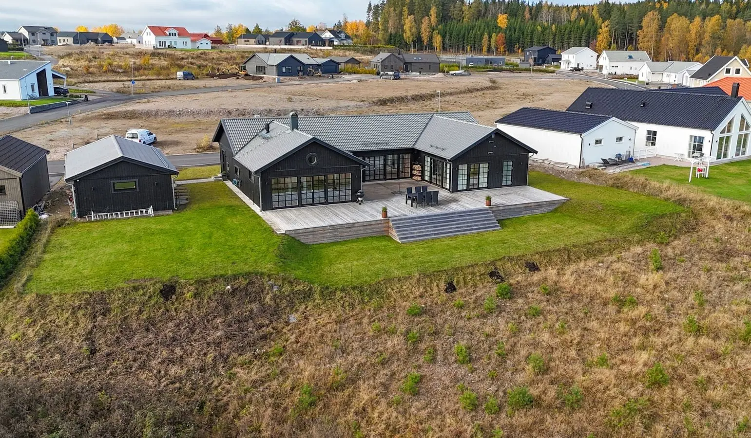 Bild 1 av 46 på Humlevägen 32
