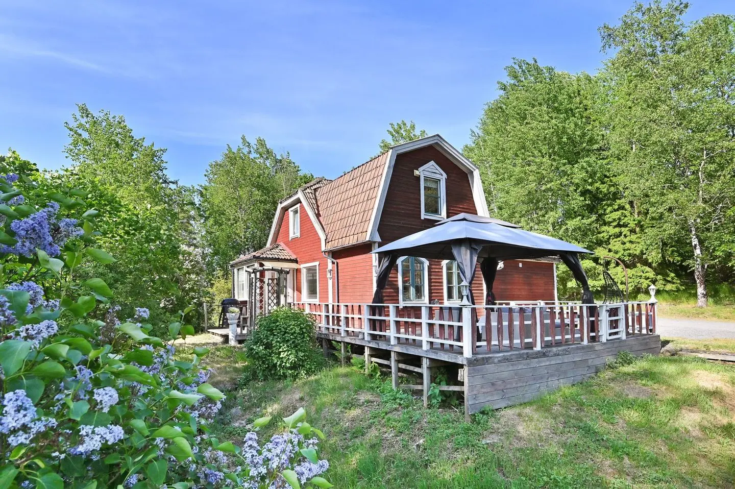 Villa, Gudö kilväg 11, Haninge. Bild 1 av 56
