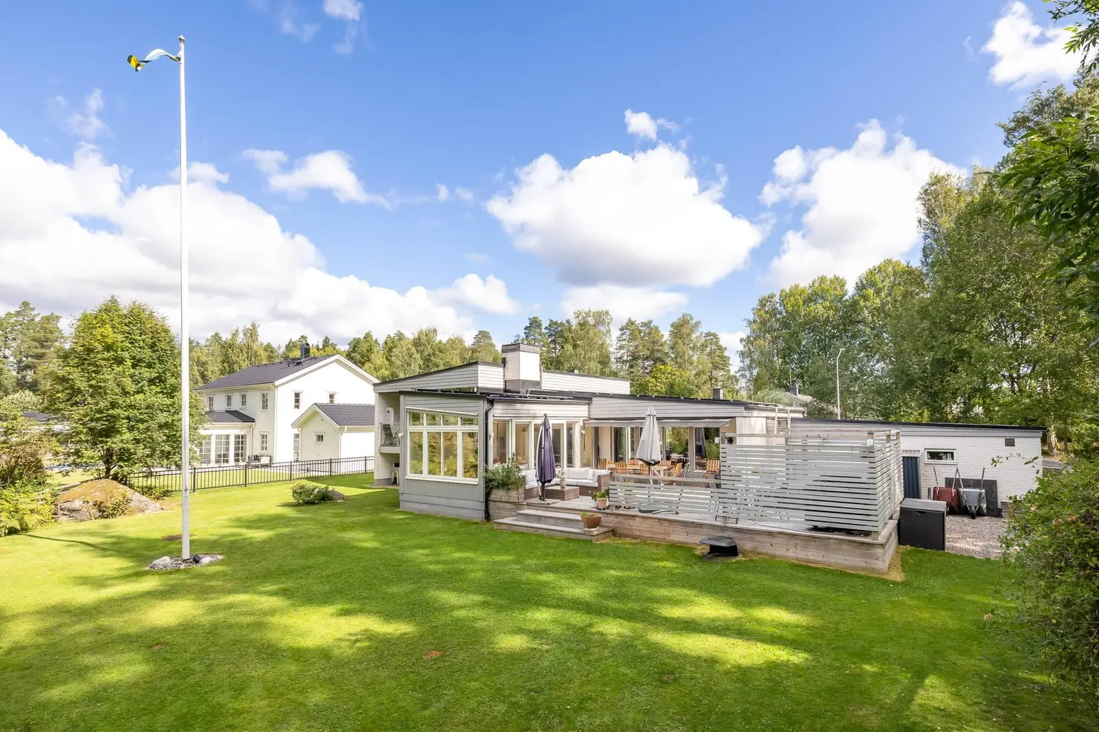 Villa, Östanbergsvägen 27, Lillån, Örebro. Bild 1 av 40