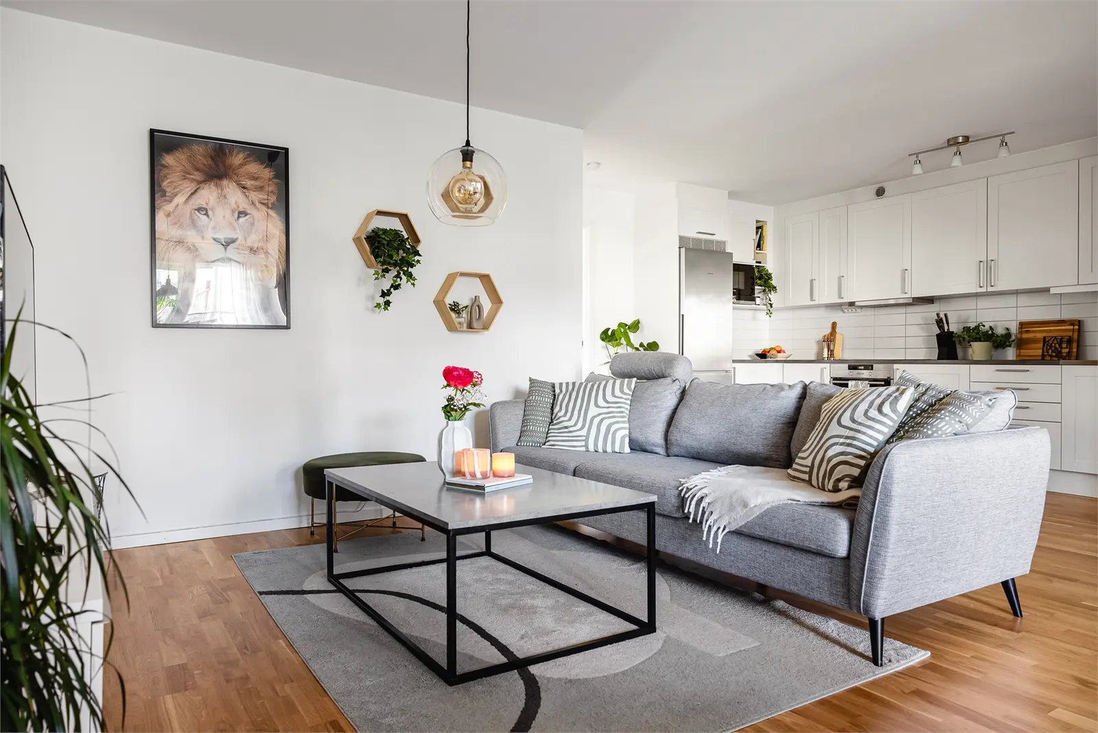 Lägenhet, Jägaregatan 22, Katrineholm. Bild 1 av 31
