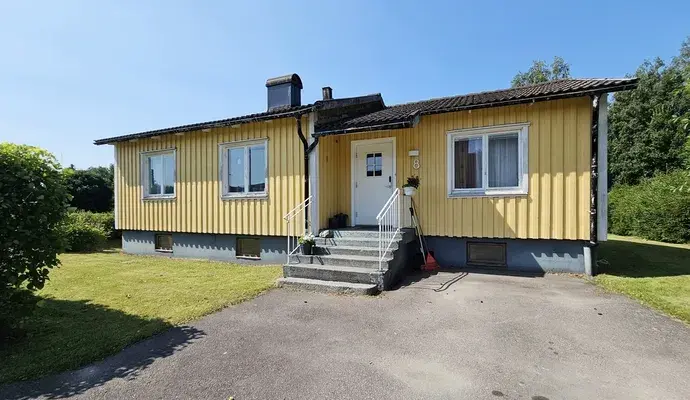 House, Färnsjövägen 8, Filipstad. Photo 1 of 39