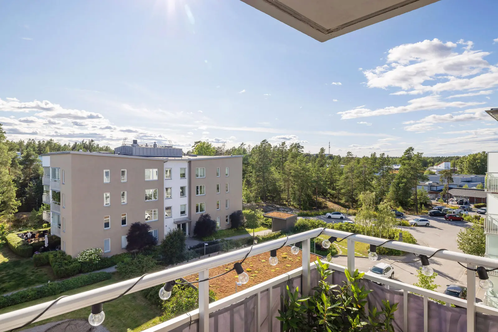 Image 1 of 17 of Barrskogsvägen 5