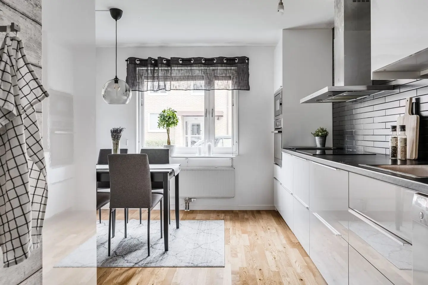 Lägenhet, Värmlandsgatan 8A, Karlstad. Bild 1 av 22