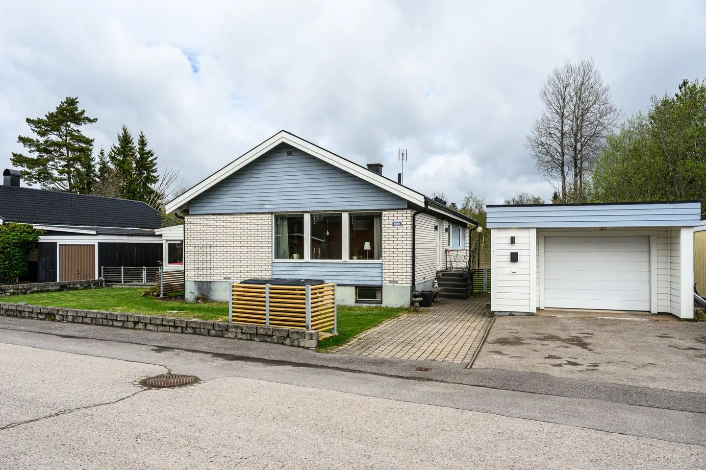 Bild 1 av 31 på Hasselvägen 23