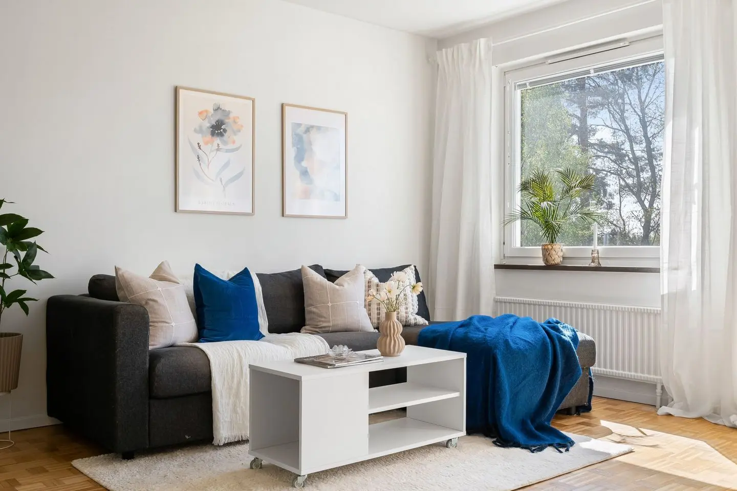 Lägenhet, Fabelvägen 19, Järfälla. Bild 1 av 29