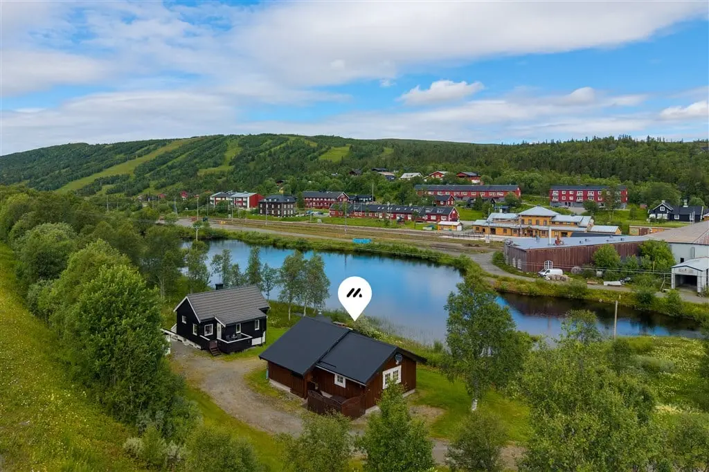 Bild 1 av 33 på Stallvägen 5