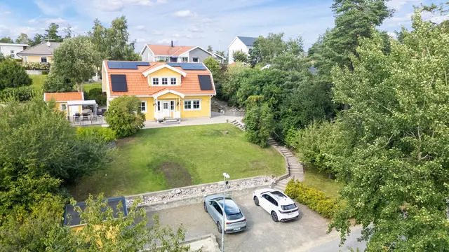 House, Fjädervägen 8, Huddinge. Photo 1 of 1