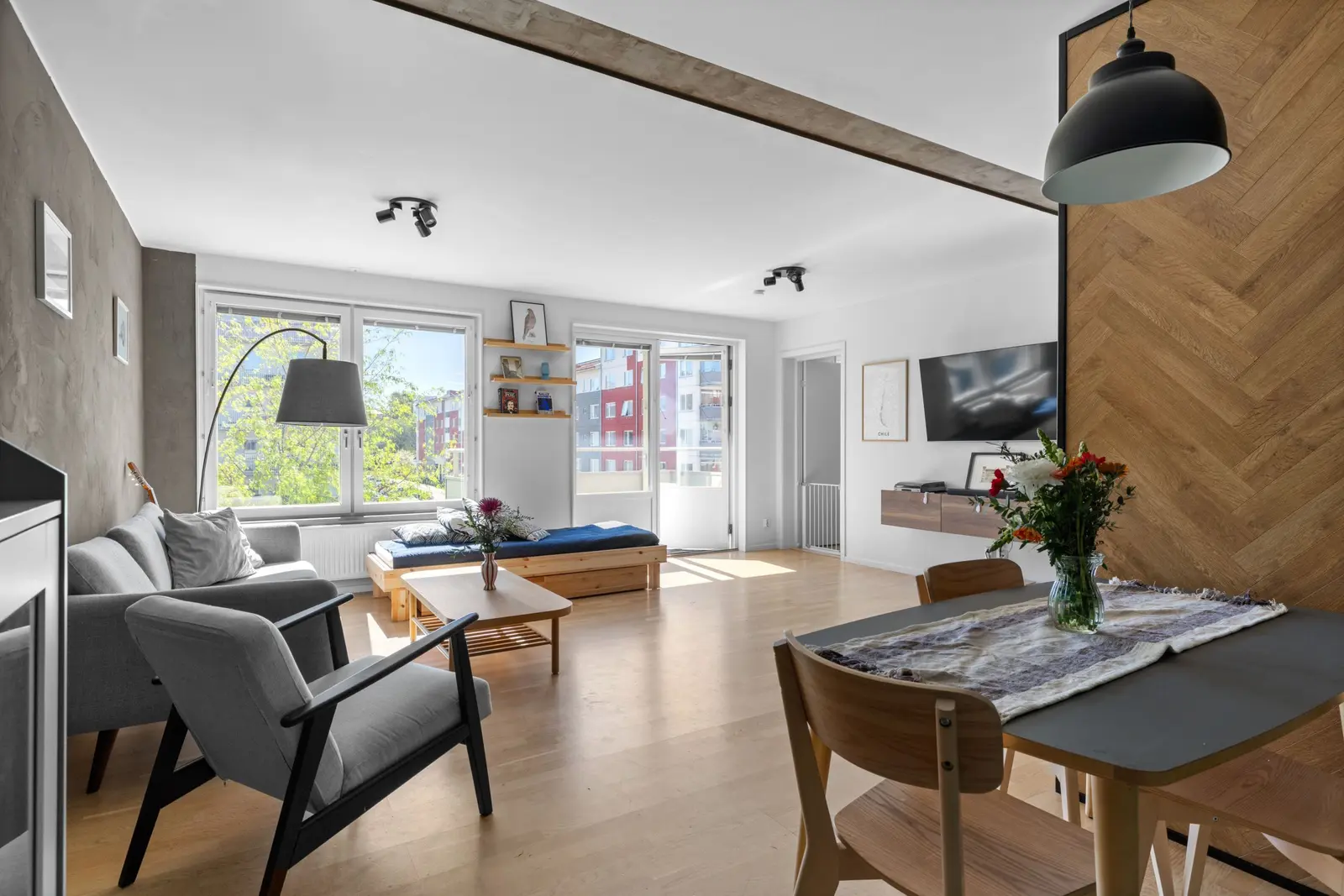 Bild 1 av 20 på Bollmora Gårdsväg 9
