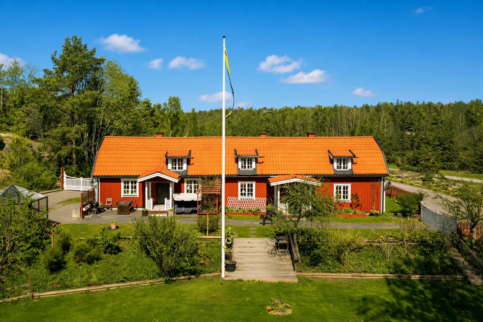 Bild 1 av 20 på Långviksvägen 17