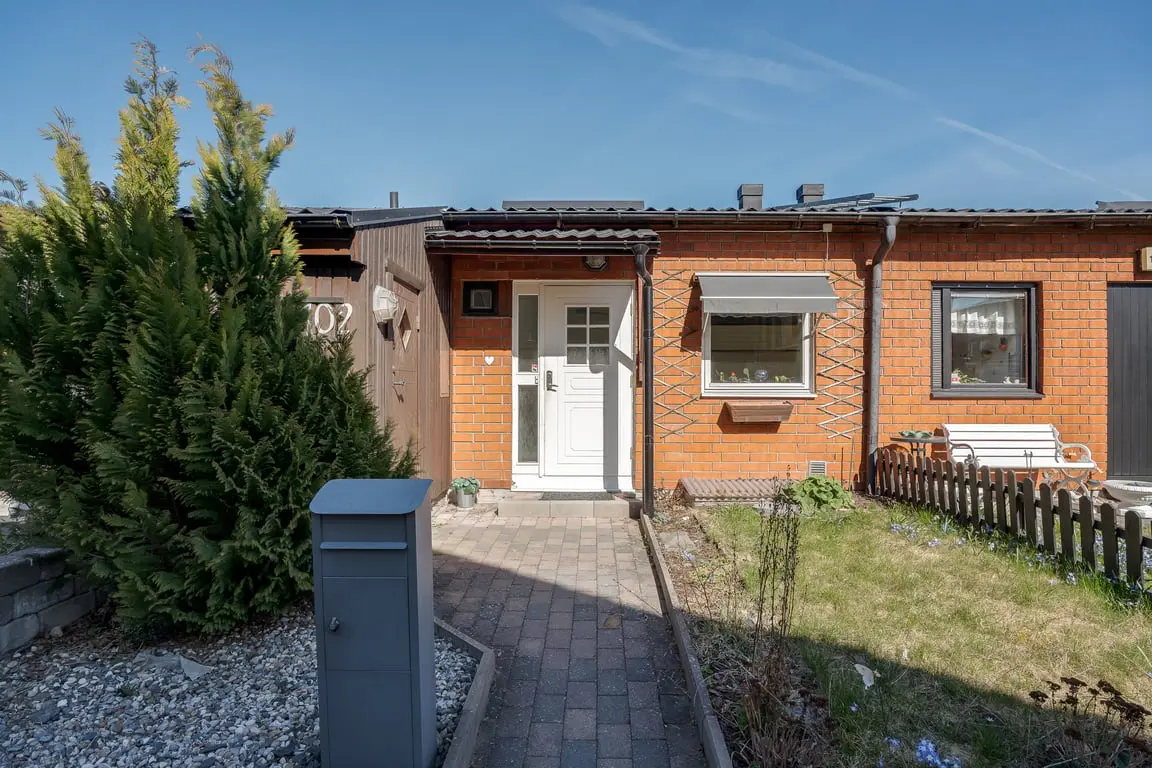 Semi-detached/terraced, Carl Bergstens gata 102, Norrköping. Photo 1 of 28